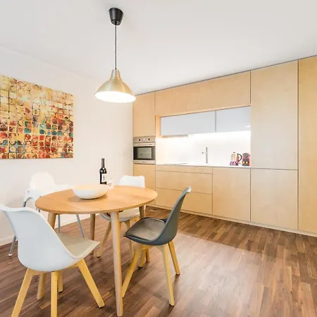 Daire Guestready - Square Painted Ceuta Porto